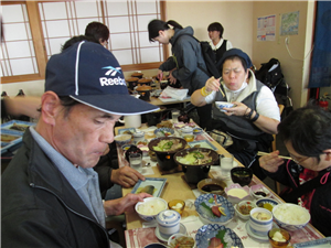 食事中 食事中